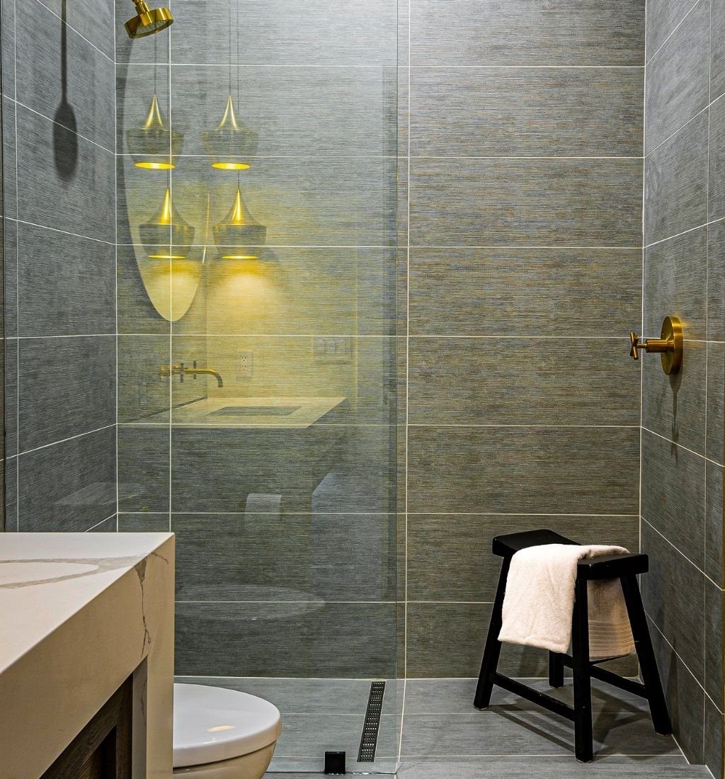 bathroom fitters W1F 8RF