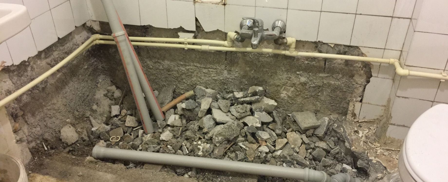 bathroom fitter near me W1F 8RF